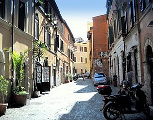 Roma Capitale: limite dimensionale degli esercizi commerciali nel sito UNESCO